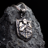 The Crusader Knight's Vow Pendant - Honor & Unwavering Defense